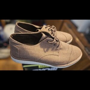 Toms Men's Tan Oxfords